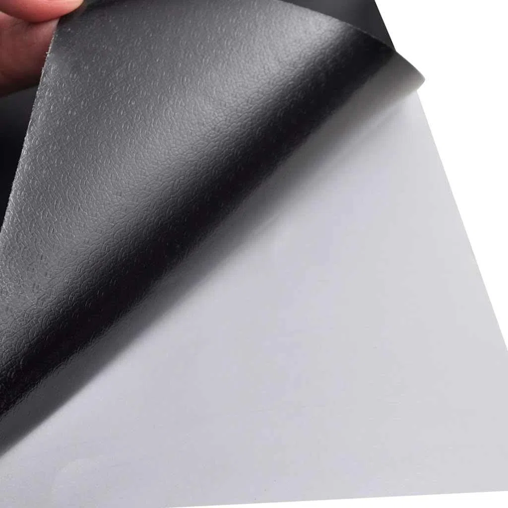 Matt-schwarze Autofolie aus PVC 2 Stk. 100 x 150 cm selbstklebend mit Luftkanälen für Fahrzeugfolie, Carwrapping, Lackschutzfolie, Innenraum, außenbereich und präzisen Zuschnitt
